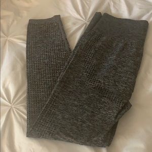 Mono B medium yoga pants